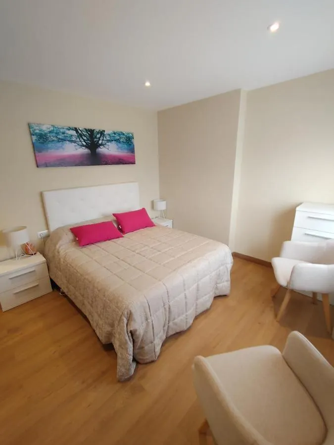 Lovely Flat In Central Vic With Balcony 0*,  Spanien